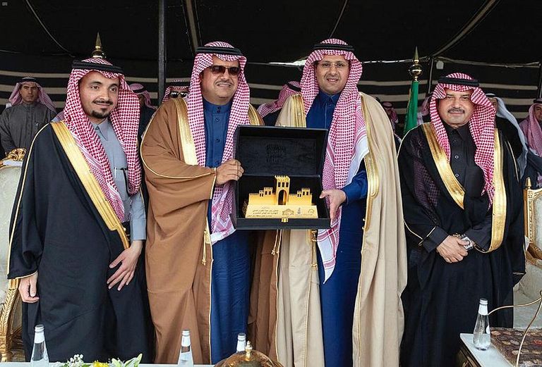 جانب من حفل توقيع تطوير مطار حفر الباطن السعودي