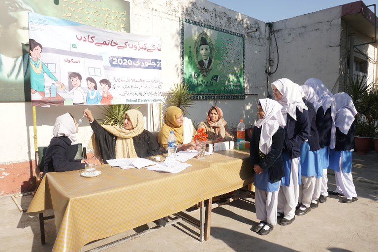 "دبي العطاء" تكافح انتشار الديدان المعوية في باكستان