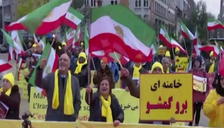 مشاركة قوية للنساء في الاحتجاجات ضد النظام الإيراني