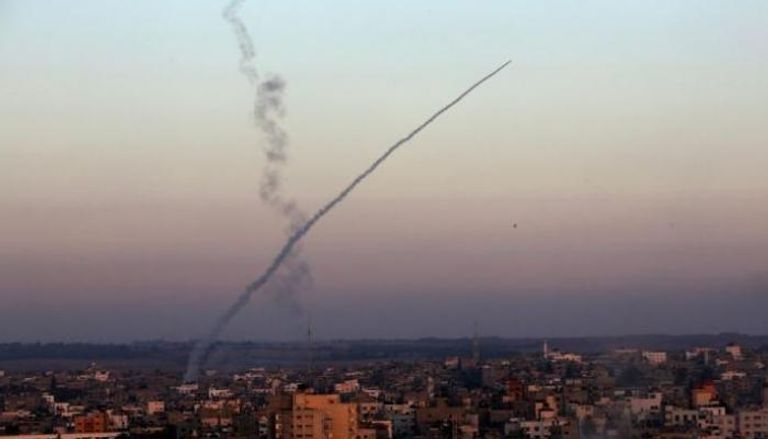صواريخ من غزة تنطلق باتجاه إسرائيل