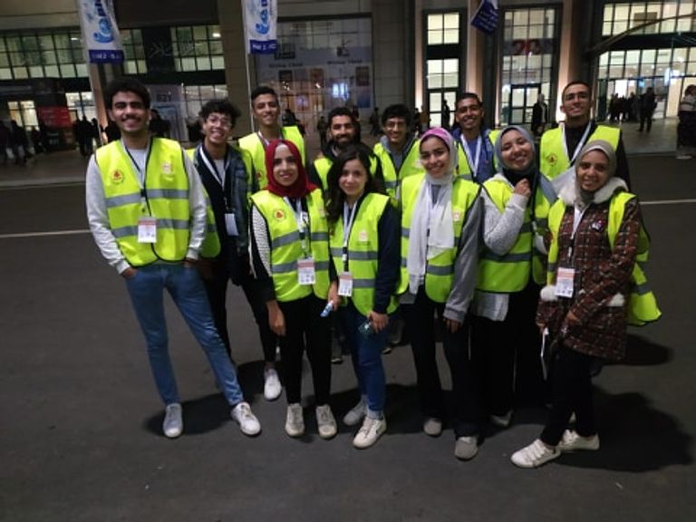 حملة لمتابعة حركة الجمهور داخل المعرض ودعم زواره