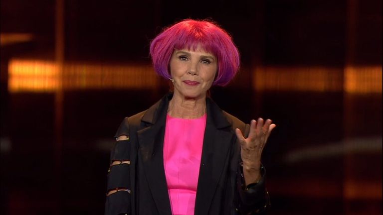 نجمة السينما العالمية فيكتوريا أبرِل