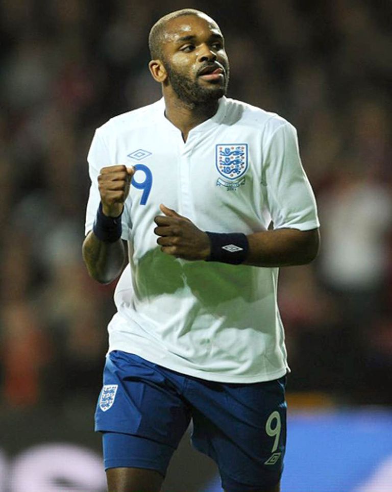 دارين بينت مهاجم منتخب إنجلترا وفريق توتنهام السابق  سعيد بن رحمة لاعب فريق برينتفورد