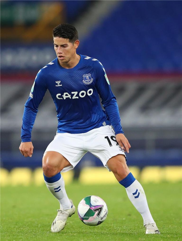 جيمس رودريجيز لاعب وسط إيفرتون محمد صلاح ورياض محرز