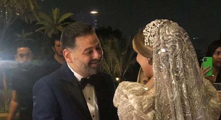 الفنان أمير شاهين يرقص مع زوجته منة جاب الله في حفل زفافهما جانب من حفل زفاف الفنان أمير شاهين