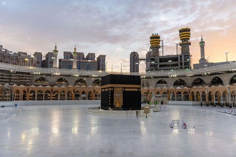 المسجد الحرام يستقبل أول أفواج المعتمرين