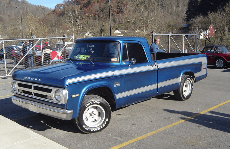 D100 “The Dude” شاحنة Dodge Ram 1500 GTX Hemi