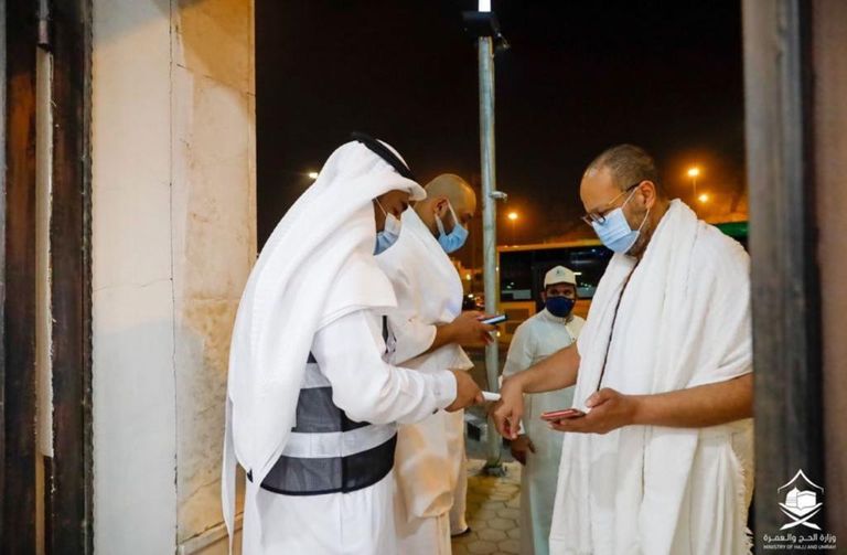المسجد الحرام يستقبل أول دفعة من المعتمرين