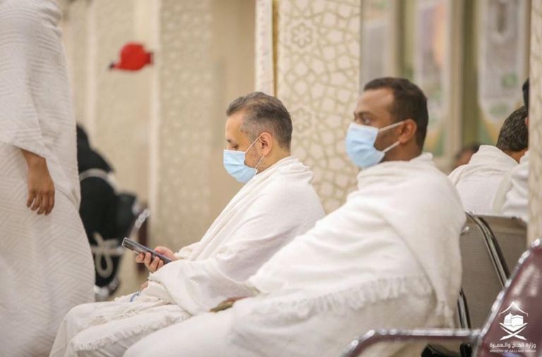 المسجد الحرام يستقبل أول دفعة من المعتمرين