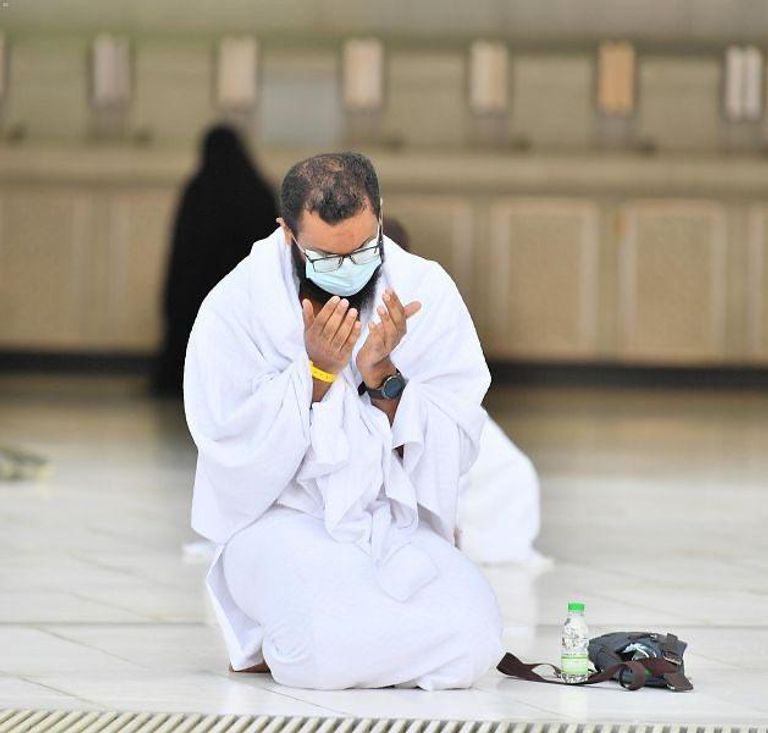 ضيوف الرحمن يواصلون التوافد على المسجد الحرام