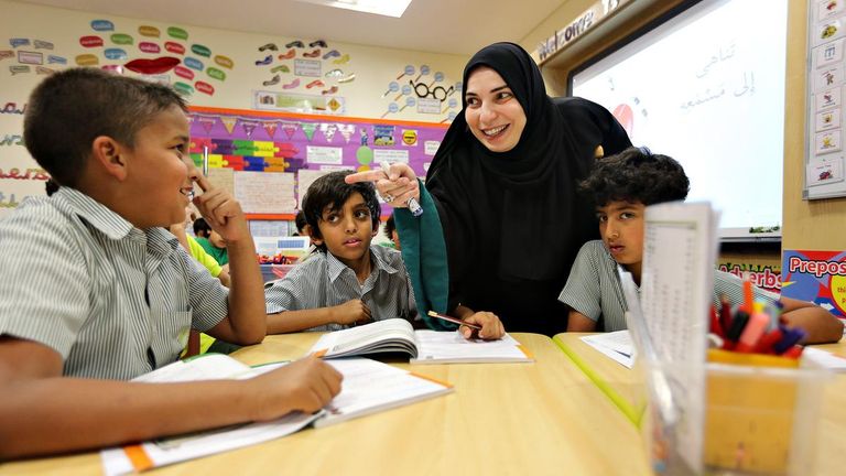معلمو الإمارات.. تميز في وقت الأزمة