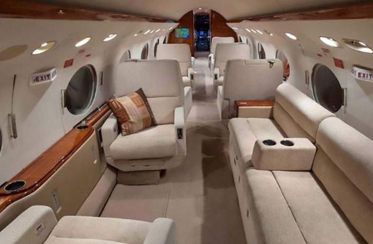 طائرة ميسي الخاصة ليونيل ميسي وطائرته الخاصة