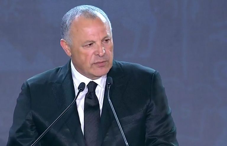 المصري هاني أبوريدة عضو المكتب التنفيذي بالاتحادين الدولي والأفريقي لكرة القدم التونسي طارق بوشماوي