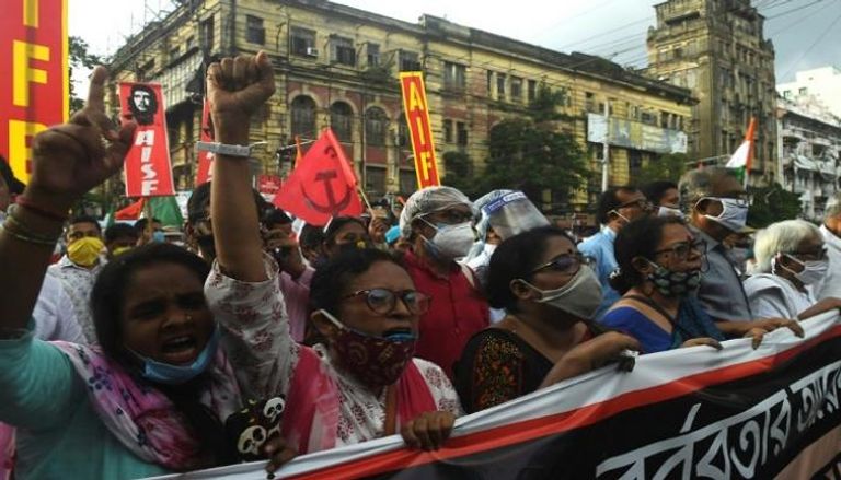 مظاهرات في كالكوتا إثر وفاة شابة جراء اغتصاب جماعي في ولاية أوتار براديش الهندية