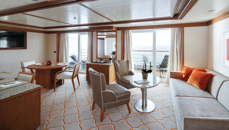 سفينة "سيلفر سبيريت" السياحية الفاخرة سفينة "سيلفر سبيريت" السياحية الفاخرة