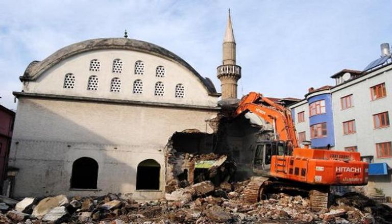 جانب من عمليات هدم المساجد في ولاية قيصري التركية 
