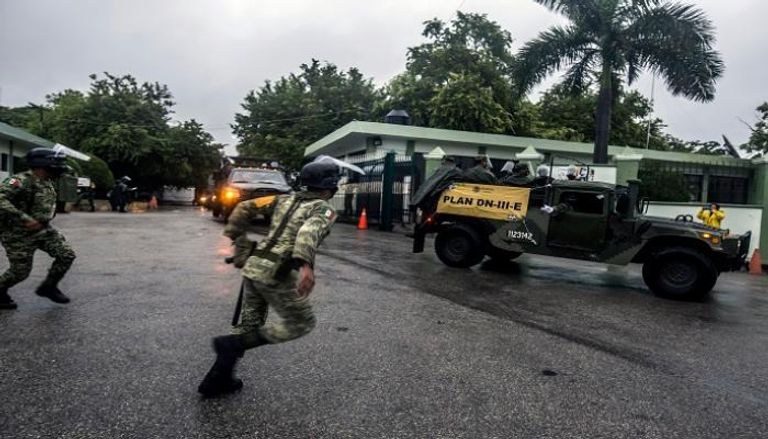 المكسيك تدفع الجيش لمواجهة الإعصار دلتا - أ ف ب