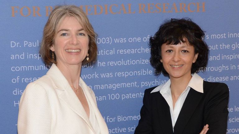 إيمانويل شاربنتييه وجنيفر دودنا