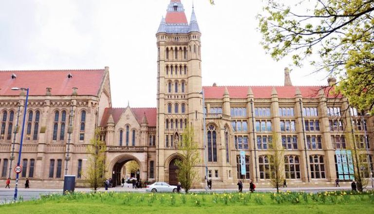 جامعة مانشستر البريطانية من ضمن الجامعات الـ3 التي توقف التعليم "وجهاً لوجه"