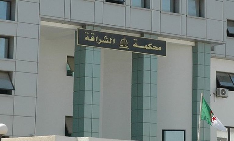 محكمة الشراقة بالجزائر العاصمة بوتفليقة في صورة له بيوم المرأة