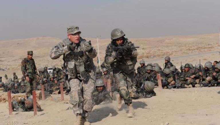 عناصر من الناتو خلال تدريب للقوات الأفغانية - أرشيفية 