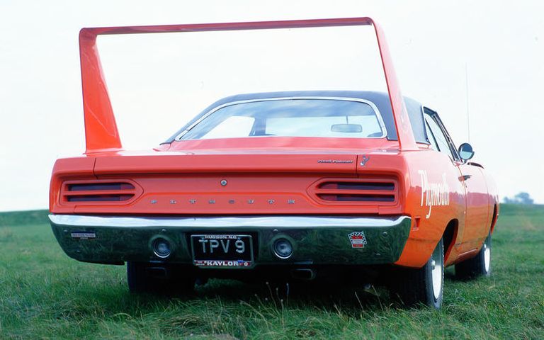 طراز Plymouth Roadrunner Superbird  طراز مرسيدس 190E 2.5-16 Evo II