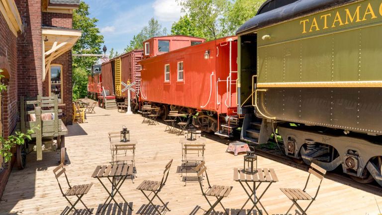 147 183708 vintage railroad hotels train cars canada 3