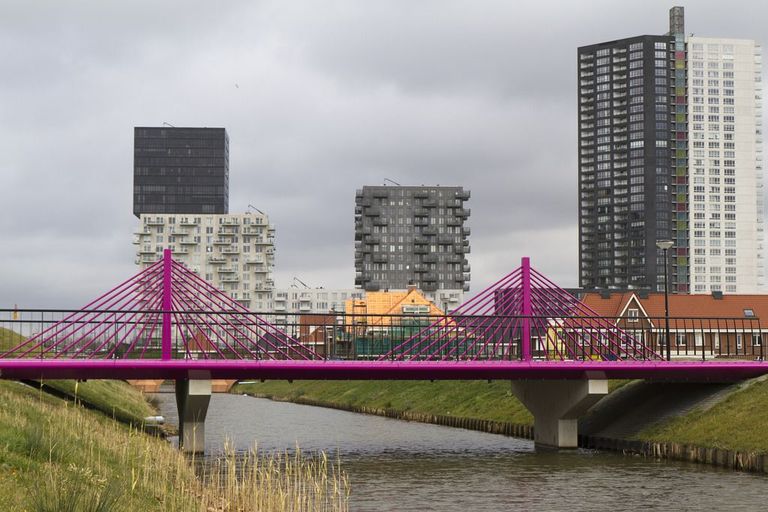 أحد الجسور المرسومة على عملات اليورو