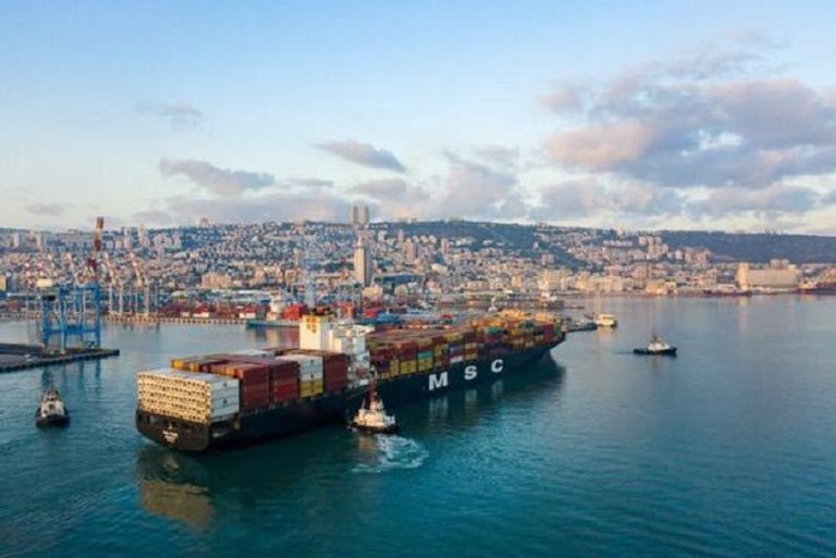 سفينة الشحن الإماراتية