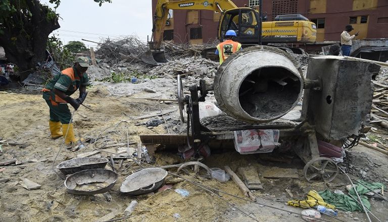 انهيار مبنى في لاجوس