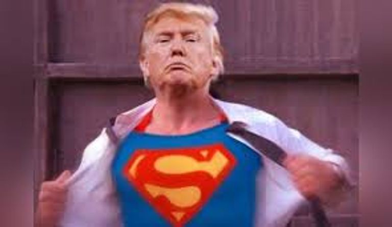 صورة نشرتها وسائل إعلام لترامب بزي سوبر مان
