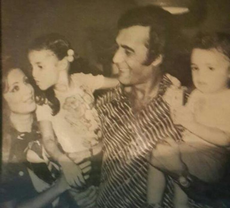 محمود ياسين مع أسرته 