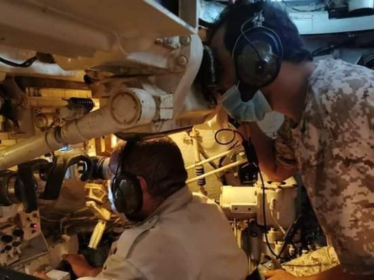 ضباط أتراك خلال تدريب المرتزقة على قيدة الدبابات في ليبيا ضباط أتراك خلال تدريب المرتزقة على قيادة الدبابات في ليبيا