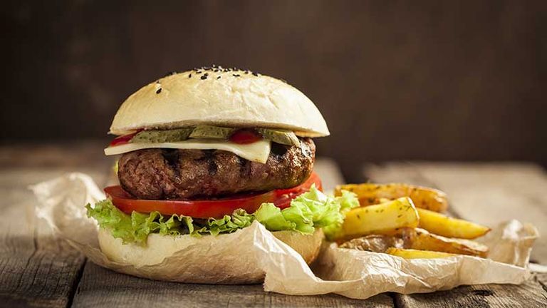 الوجبات السريعة تمثل خطرا على الأطفال