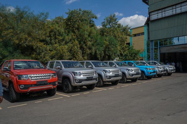 جانب من زيارة الرئيس الإريتري أسياس أفورقي للمصنع الإثيوبي