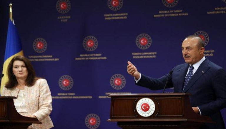 وزير خارجية تركيا بدا عاجزا أمام انتقادات نظيرته السويدية في أنقرة