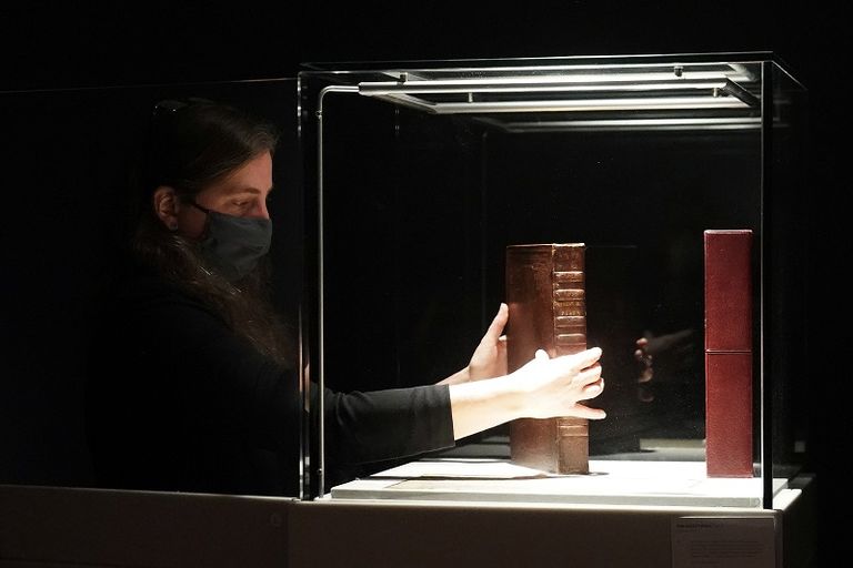 النسخة النادرة التي تجمع أعمال شكسبير