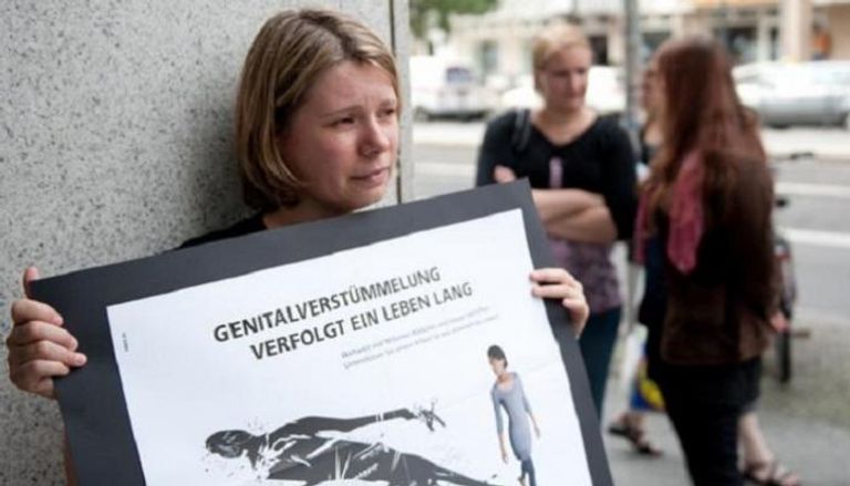 مسيرة سابقة في برلين نظمتها منظمة تير دي فام للمطالبة بوقف ختان الإناث