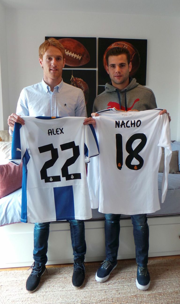 ناتشو فرنانديز لاعب ريال مدريد وشقيقه أليكش لاعب قادش ريال مدريد ضد قادش