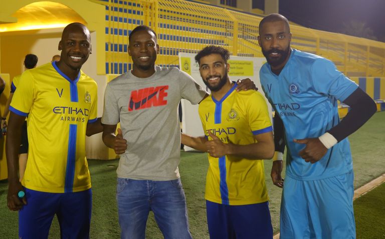 عمر هوساوي لاعب النصر السعودي السابق