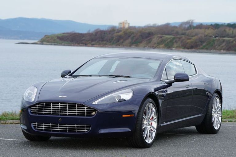 أستون مارتن طراز Rapide نسخة عام 2014 من طراز أودي A4