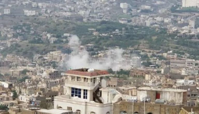 آثار القصف الحوثي لمدينة تعز