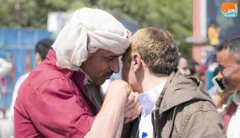 استقبال مهيب للأسرى المحررين من سجون الحوثي
