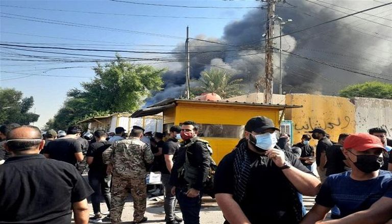 أعمدة الدخان تتصاعد من مقر الحزب الكردستاني