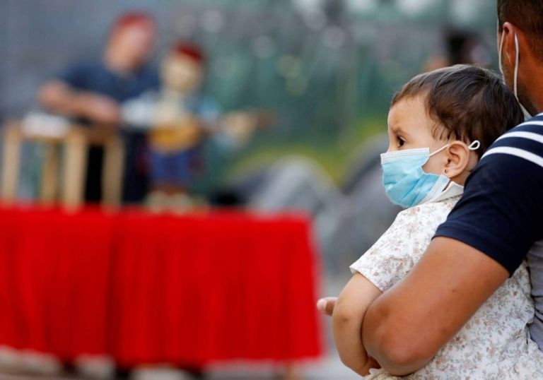 فلسطيني يملك موهبة التحدث من بطنه