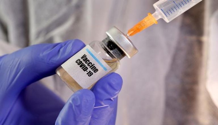 تطعيم مئات الآلاف بلقاحات تجريبية ضد كورونا 