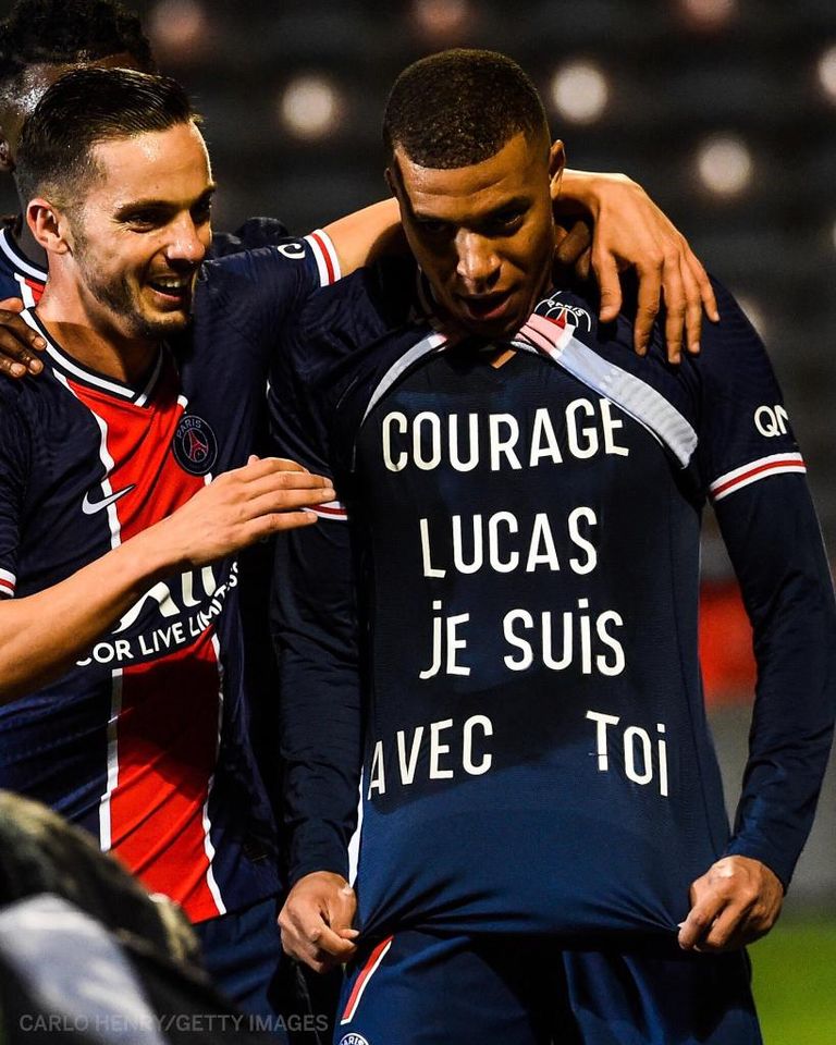 كيليان مبابي لاعب باريس سان جيرمان