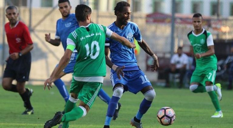 إحدى مباريات الدوري الممتاز في غزة إحدى مباريات الدوري الممتاز في غزة