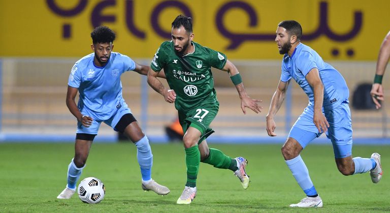 الأهلي يفلت من كمين الباطن الجزائري بن دبكة قاد الفتح لإسقاط النصر