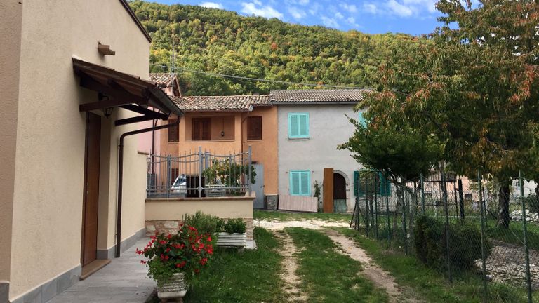 الصديقان كاريللي ونوبيلي في قريتهما